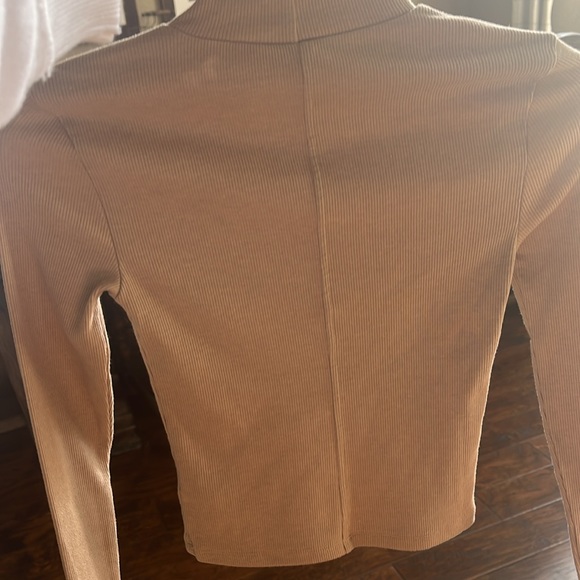 NWT!  American Eagle size XXS tan tee - Picture 4 of 4